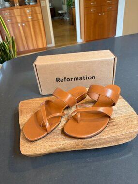 REFORMATION Genine Flat Sandal Pecan Leather New Size 8.5
